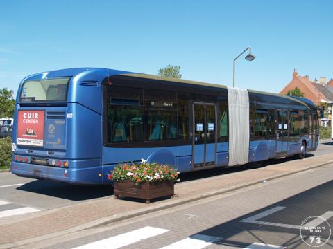 Iveco Crealis van DK Bus aan het station van Adinkerke/De Panne.