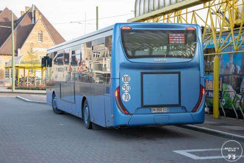 Iveco Crossway van DK Bus aan het station van Adinkerke/De Panne.