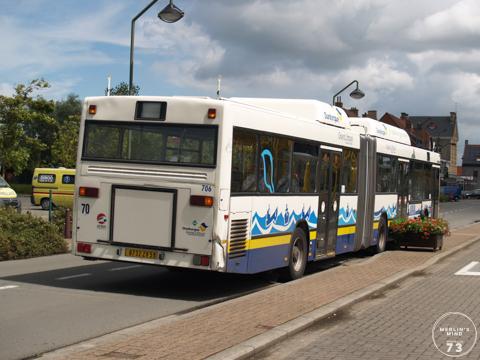 Mercedes O.405 van DK Bus aan het station van Adinkerke/De Panne.