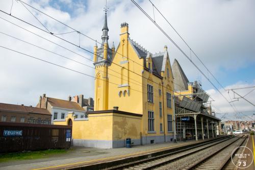 Het vernieuwde station en perron van Veurne.