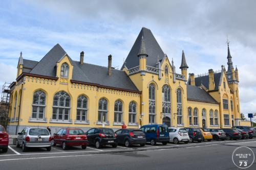 Het vernieuwde station en perron van Veurne.