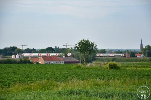M7 & I11-rijtuigen tussen Lichtervelde & Tielt.