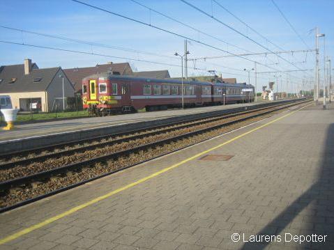 Een klassiek motorstel te Adinkerke/De Panne, en wat voor één: 1 van de vroeger Sabena-treinen!Foto genomen door Laurens Depotter